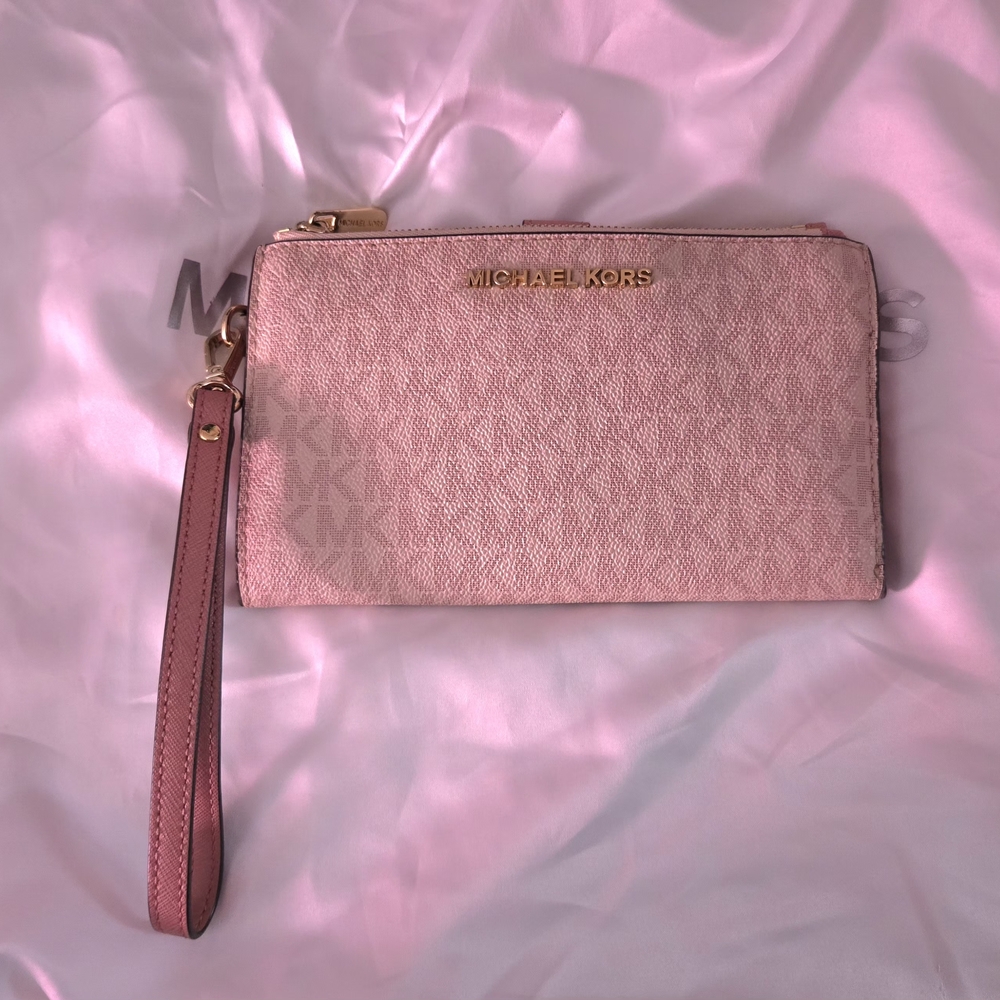 💥FINAL PRICE DROP💥💫Michael Kors "Jet Set" Blush Pink Wristlet/Phone Case💫